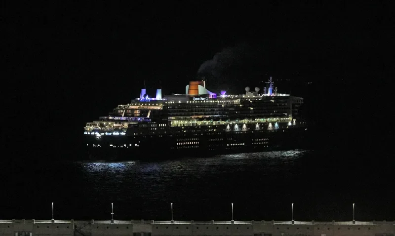 QUEEN MARY 2 Passenger Ship IMO 9241061