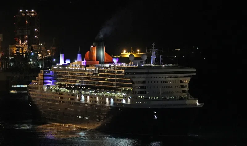QUEEN MARY 2 Passenger Ship IMO 9241061 photo 2
