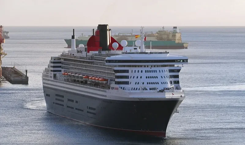 QUEEN MARY 2 Passenger Ship IMO 9241061 photo 4
