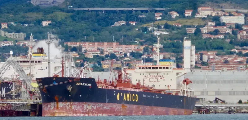 ST ZEE ZEE Tanker IMO 9241815 photo 2
