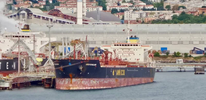 ST ZEE ZEE Tanker IMO 9241815 photo 3