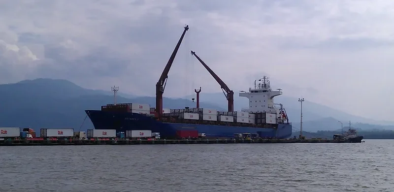 HORIZON Container Ship IMO 9242314 photo 4