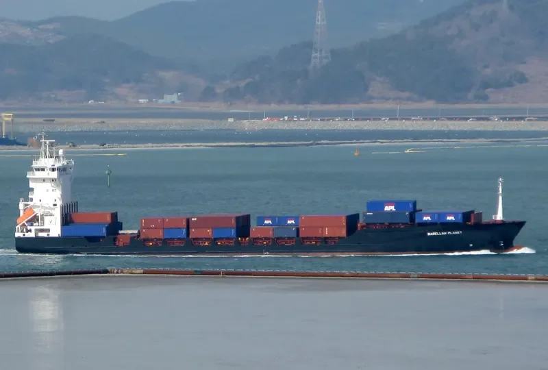 HARBOUR HORIZON Container Ship IMO 9242613 photo 8