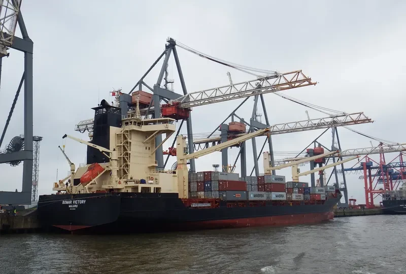 BOMAR VICTORY Container Ship IMO 9242649 photo 2