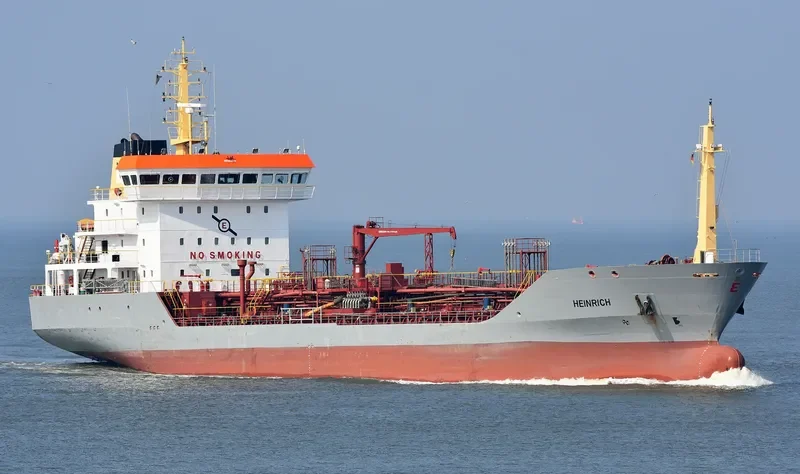 HEINRICH Tanker IMO 9242730 photo 3