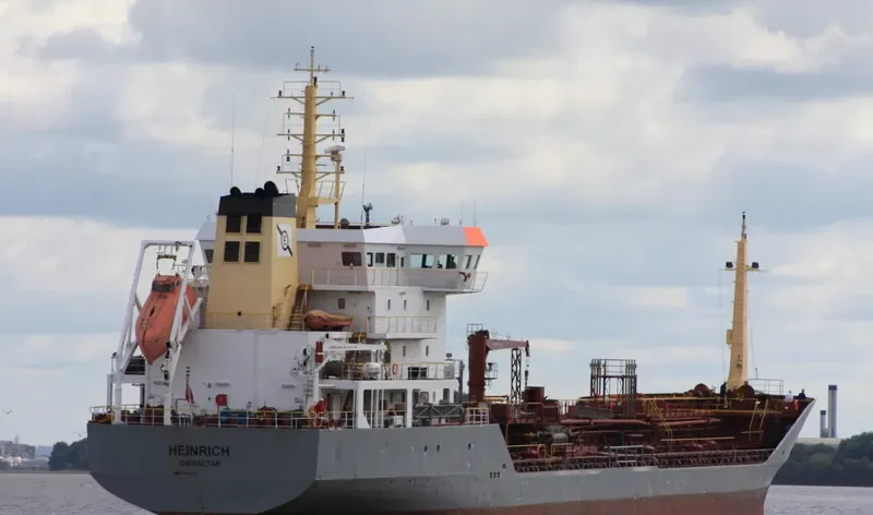 HEINRICH Tanker IMO 9242730 photo 4