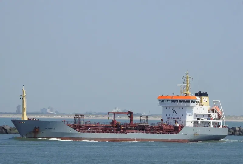 HEINRICH Tanker IMO 9242730 photo 7