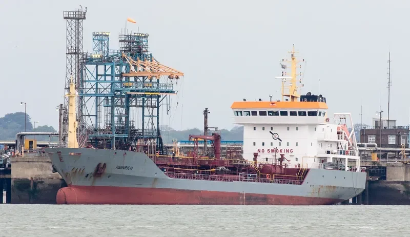 HEINRICH Tanker IMO 9242730 photo 9