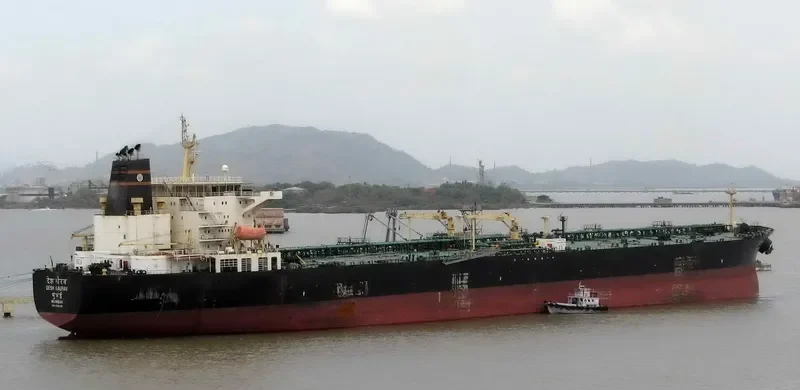 DESH GAURAV Tanker IMO 9243033 photo 2
