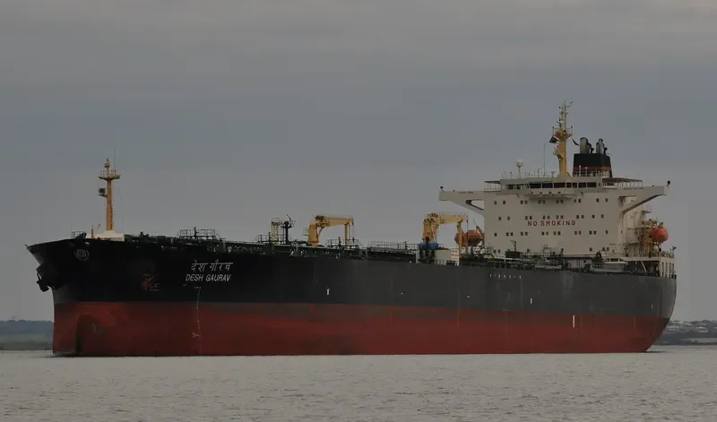 DESH GAURAV Tanker IMO 9243033 photo 9