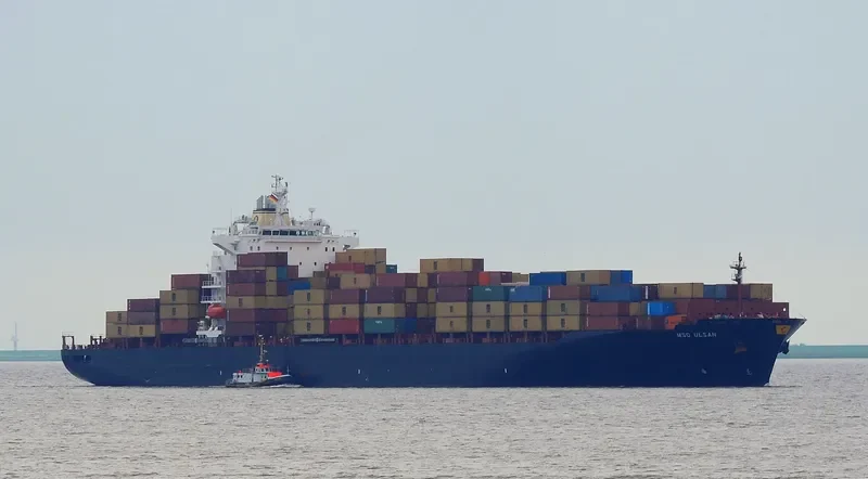 ULSAN Container Ship IMO 9243306 photo 10