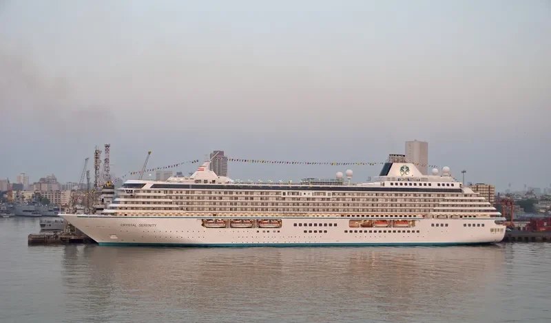 CRYSTAL SERENITY Passenger Ship IMO 9243667 photo 3