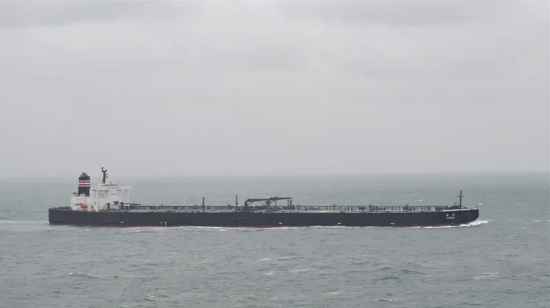 AMAK Tanker IMO 9244635 photo 2