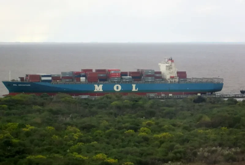MOL ADVANTAGE Container Ship IMO 9245005 photo 6