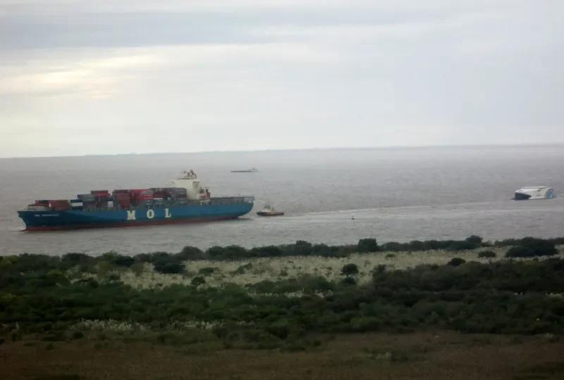 MOL ADVANTAGE Container Ship IMO 9245005 photo 7