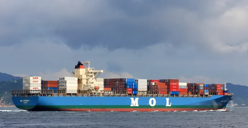 MOL INTEGRITY Container Ship IMO 9245017 photo 5