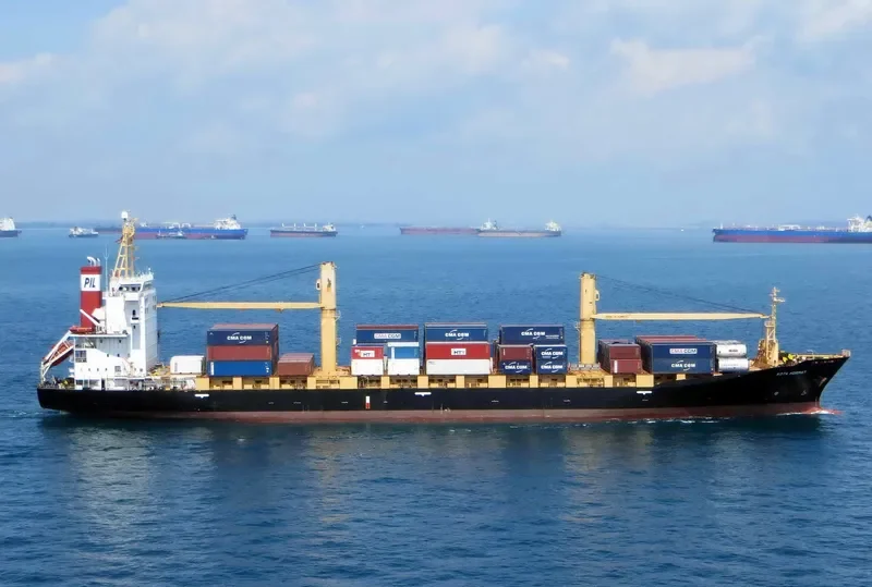 KOTA HORMAT Container Ship IMO 9245225 photo 3