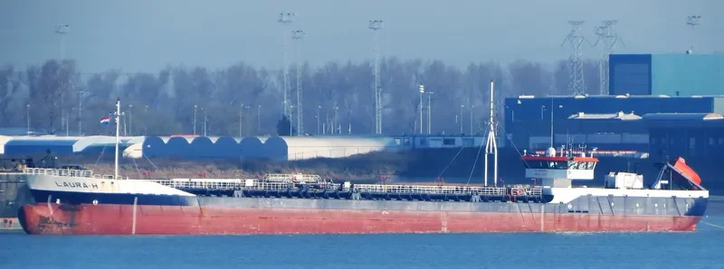 LAURA H Tanker IMO 9245299 photo 5