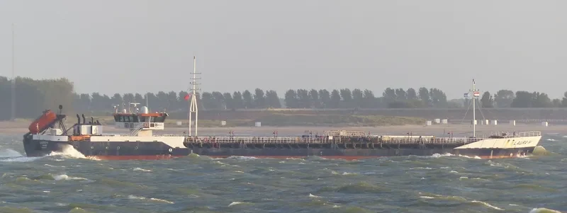 LAURA H Tanker IMO 9245299 photo 7