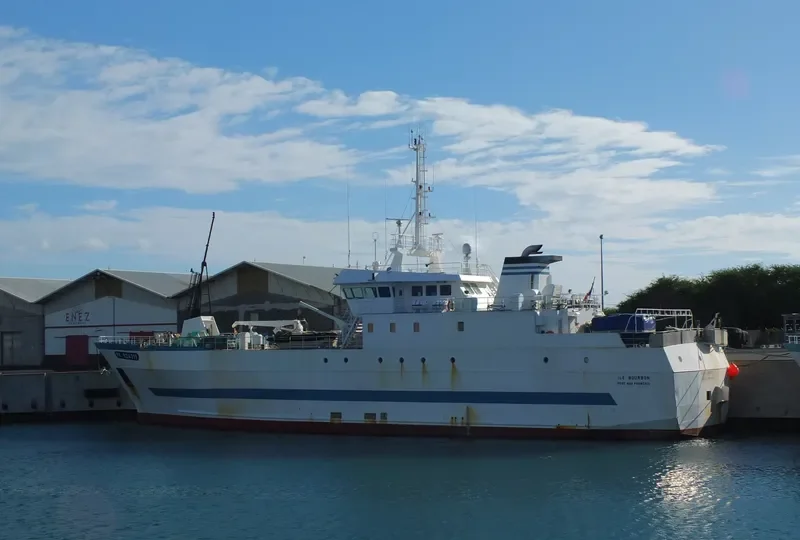 ILE BOURBON General Cargo IMO 9245421 photo 3