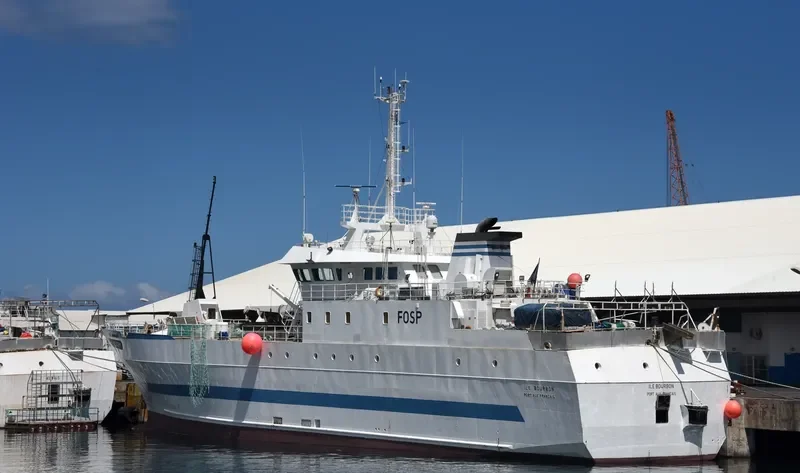 ILE BOURBON General Cargo IMO 9245421 photo 5