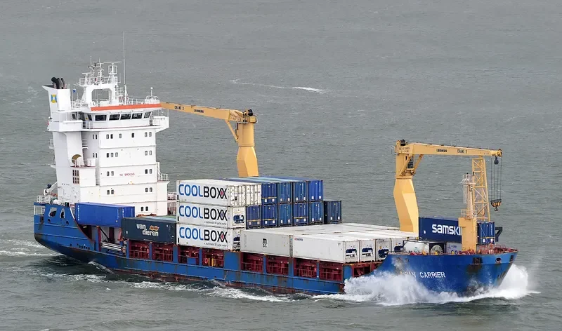 MAREN Container Ship IMO 9245677 photo 9
