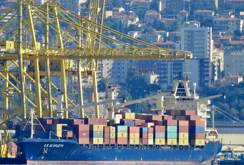 E.R.ELSFLETH Container Ship IMO 9246346 photo 3