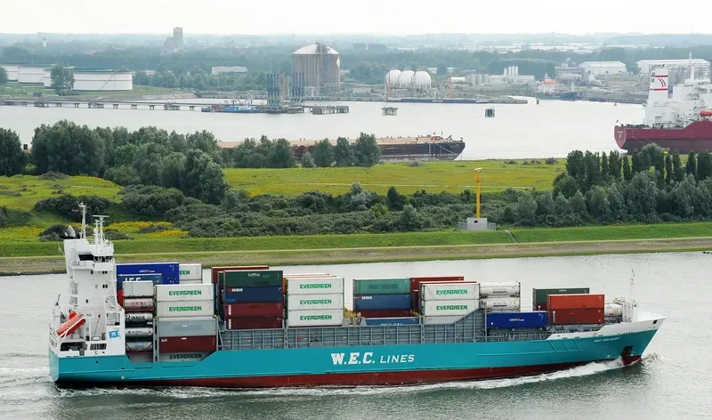 WEC VAN GOGH Container Ship IMO 9246566 photo 2
