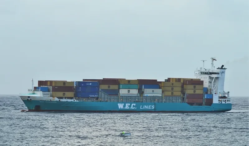 WEC VAN GOGH Container Ship IMO 9246566 photo 4