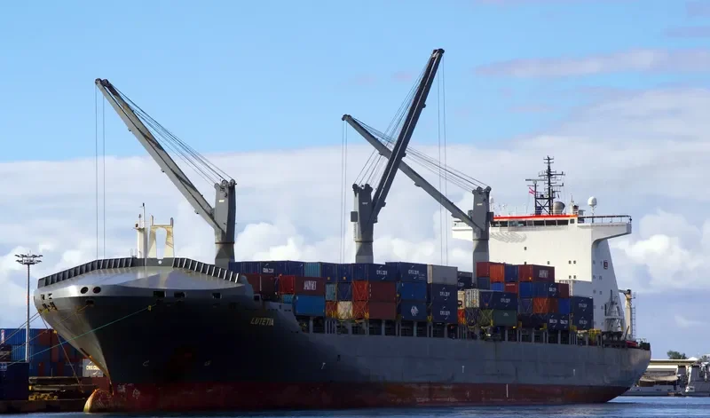 LUTETIA Container Ship IMO 9246695 photo 5