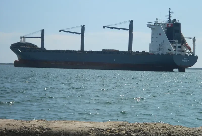 LUTETIA Container Ship IMO 9246695 photo 6