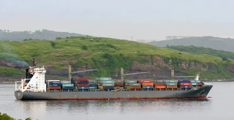 MINNA Container Ship IMO 9246712 photo 3