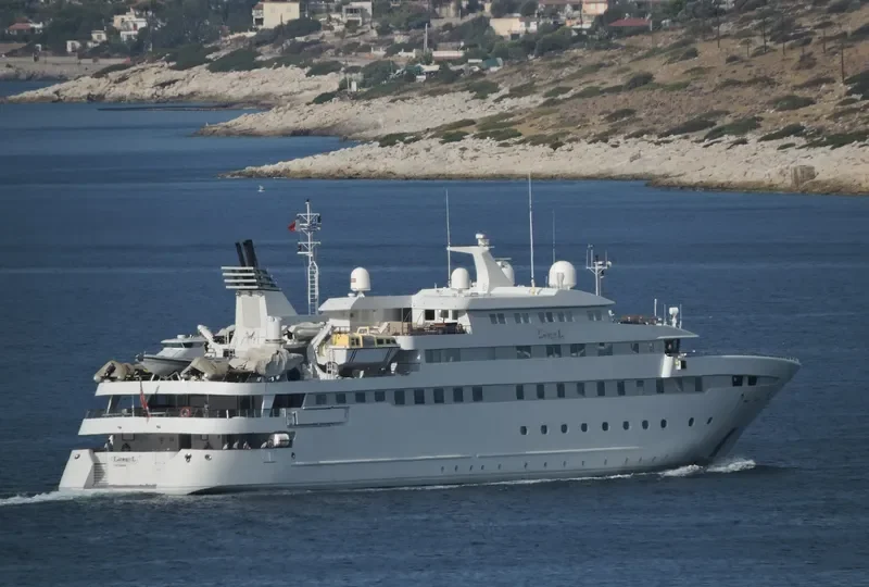 LAUREN L Passenger Ship IMO 9246827 photo 5