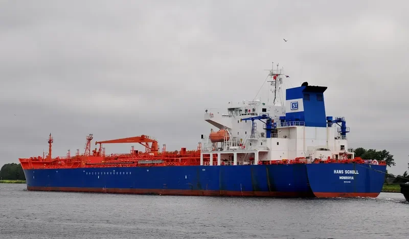 HANS SCHOLL Tanker IMO 9247508 photo 7