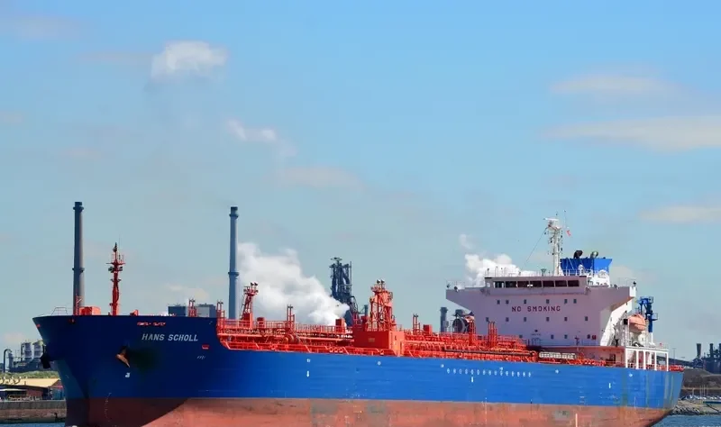 HANS SCHOLL Tanker IMO 9247508 photo 9