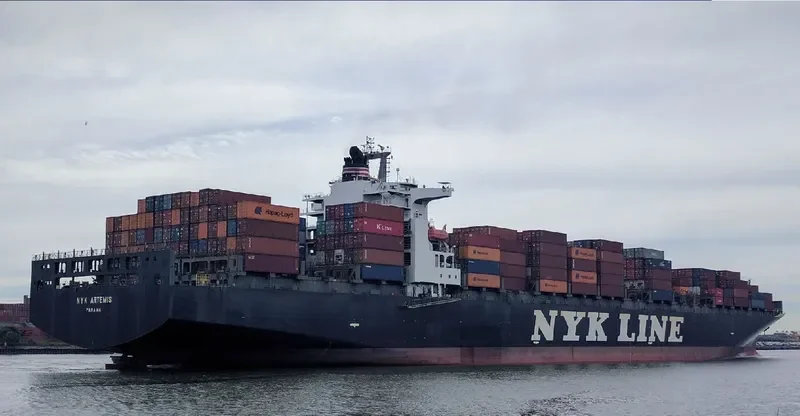 MSC BOSPHORUS Container Ship IMO 9247742 photo 2