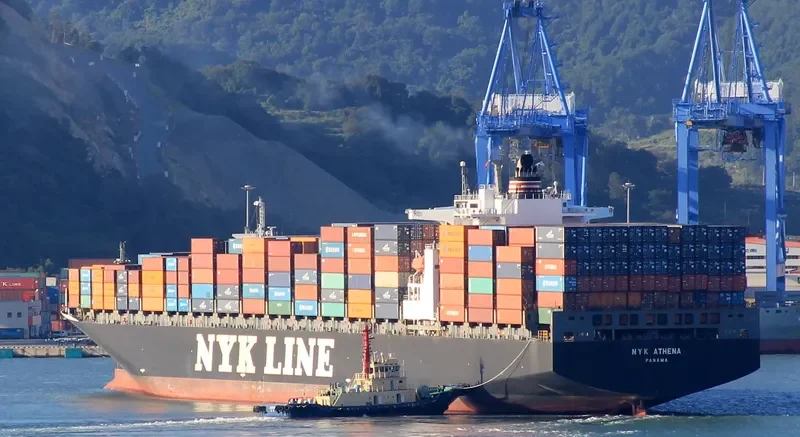 ATHENS GLORY Container Ship IMO 9247766 photo 3