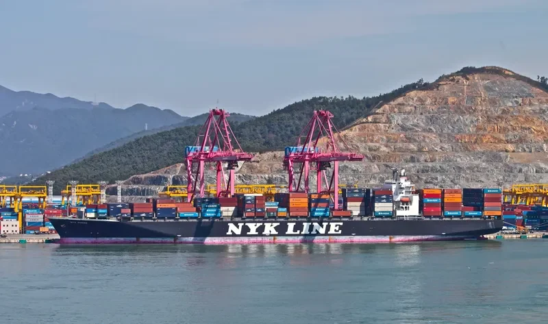 ATHENS GLORY Container Ship IMO 9247766 photo 7