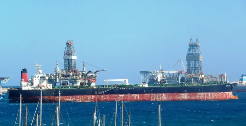 AFRA OAK Tanker IMO 9247792 photo 4