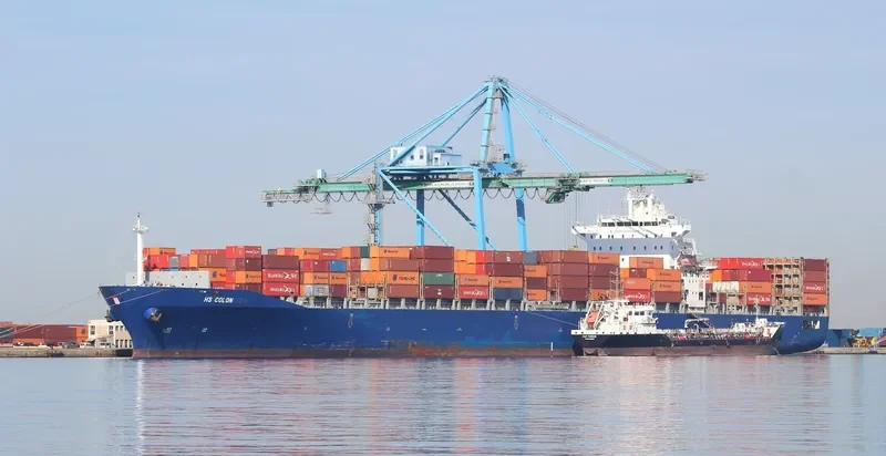 HS COLON Container Ship IMO 9248083 photo 3