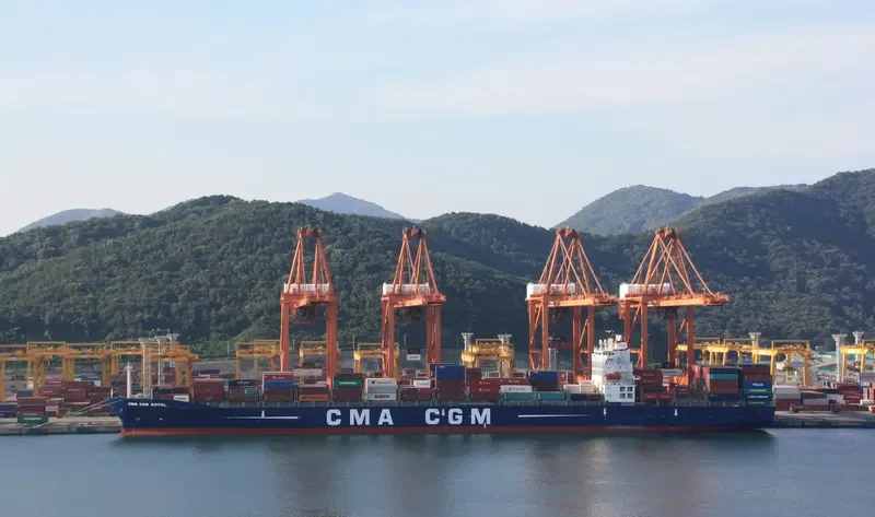 CMA CGM EIFFEL Container Ship IMO 9248112 photo 8