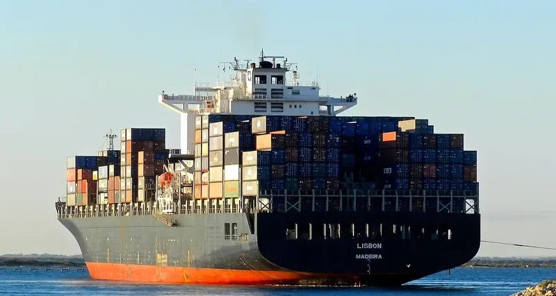 LISBON Container Ship IMO 9248148 photo 4