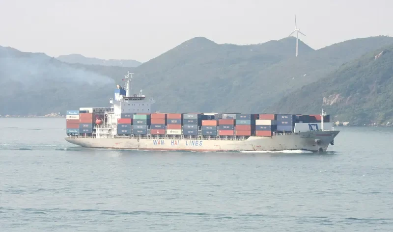 WAN HAI 311 Container Ship IMO 9248681 photo 3
