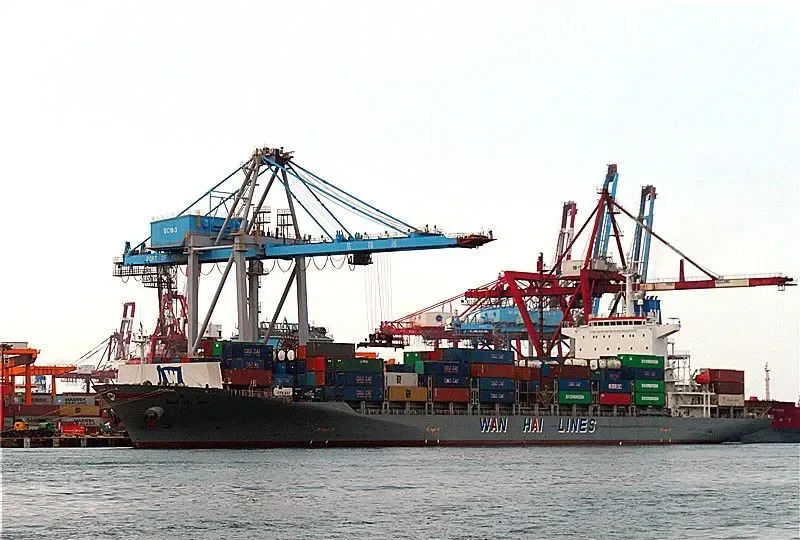 WAN HAI 313 Container Ship IMO 9248708 photo 9