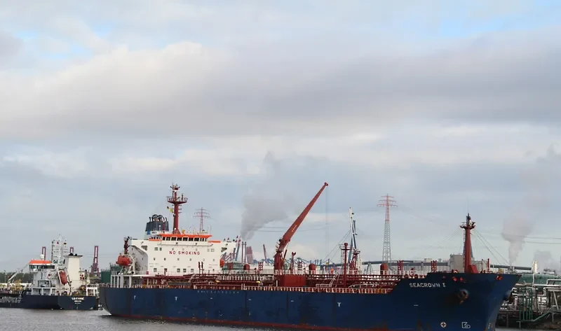 SEACROWN I Tanker IMO 9248801 photo 8