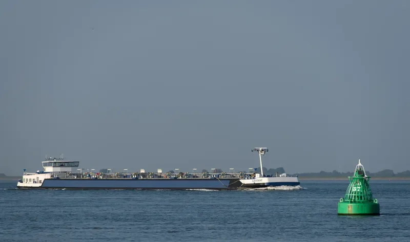 CAYENNE Tanker IMO 9249051 photo 2
