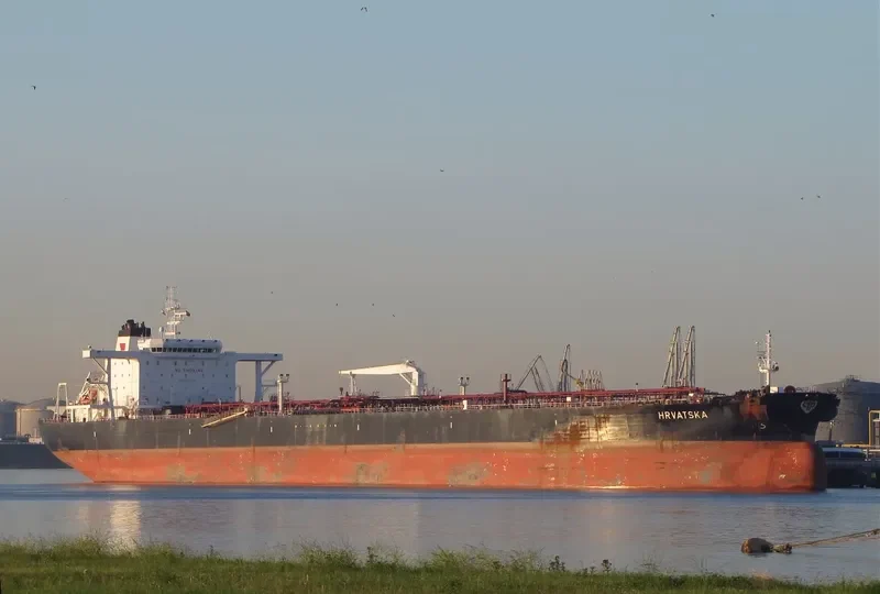 EUROGLORY Tanker IMO 9249087 photo 2