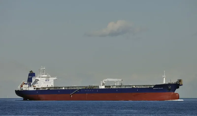SAKHALIN ISLAND Tanker IMO 9249128 photo 2