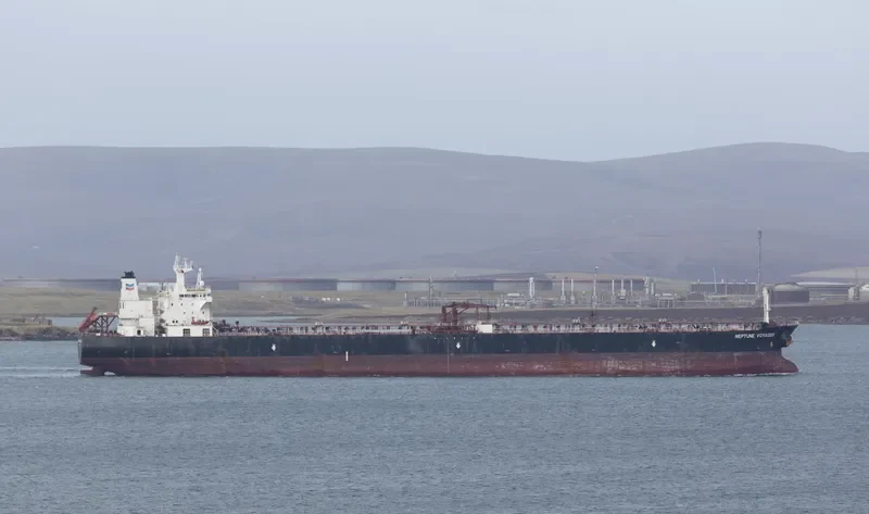 NUSA MERDEKA Tanker IMO 9249178 photo 2