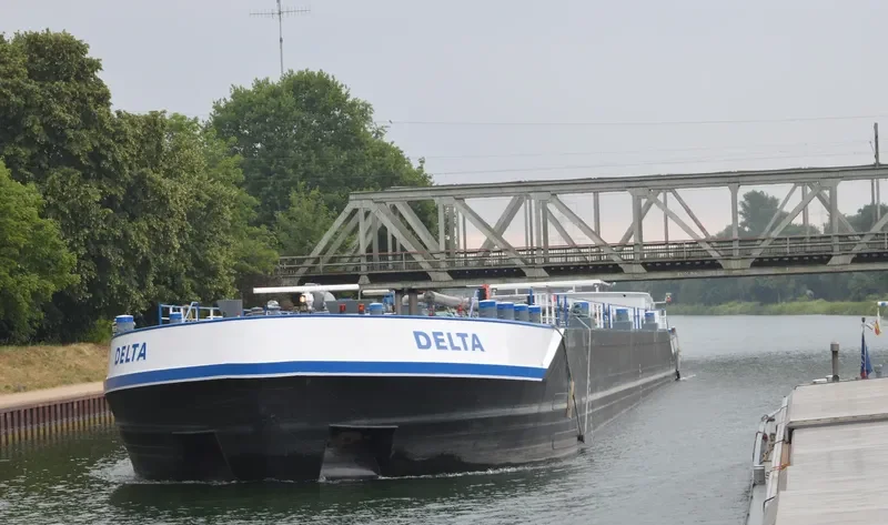 DELTA Tanker IMO 9249881 photo 2